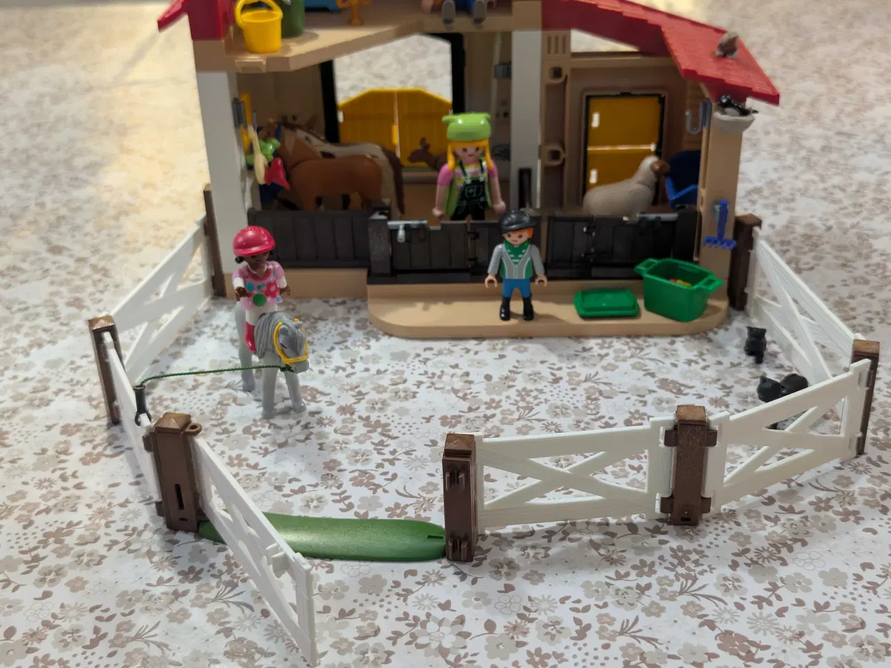 Billede 2 - Playmobil stald