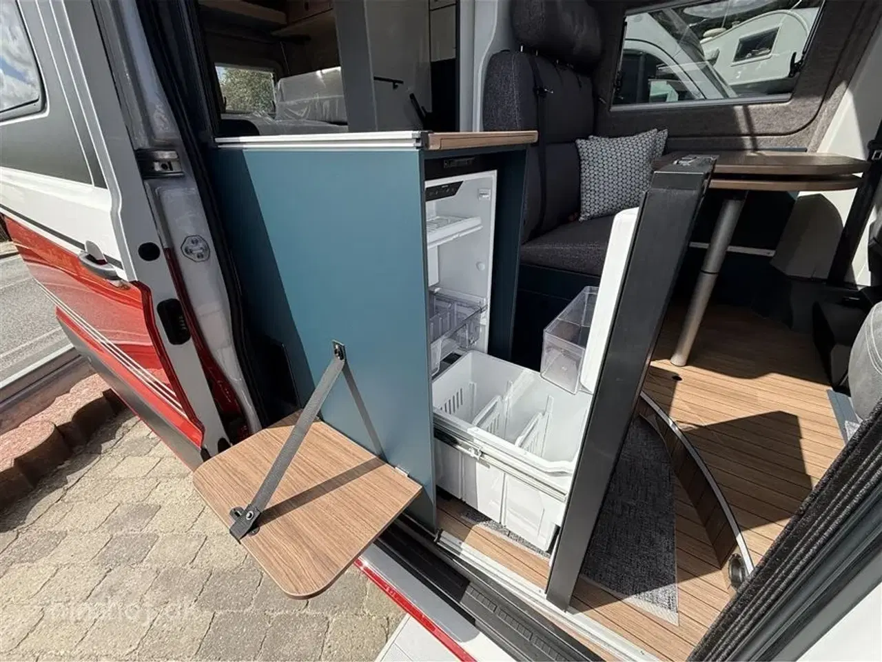 Billede 13 - 2025 - Eriba Car 600 Cherry Red Aut   Ny Facelift Campervan Eriba car bygget på VW hos Hinshøj Caravan.