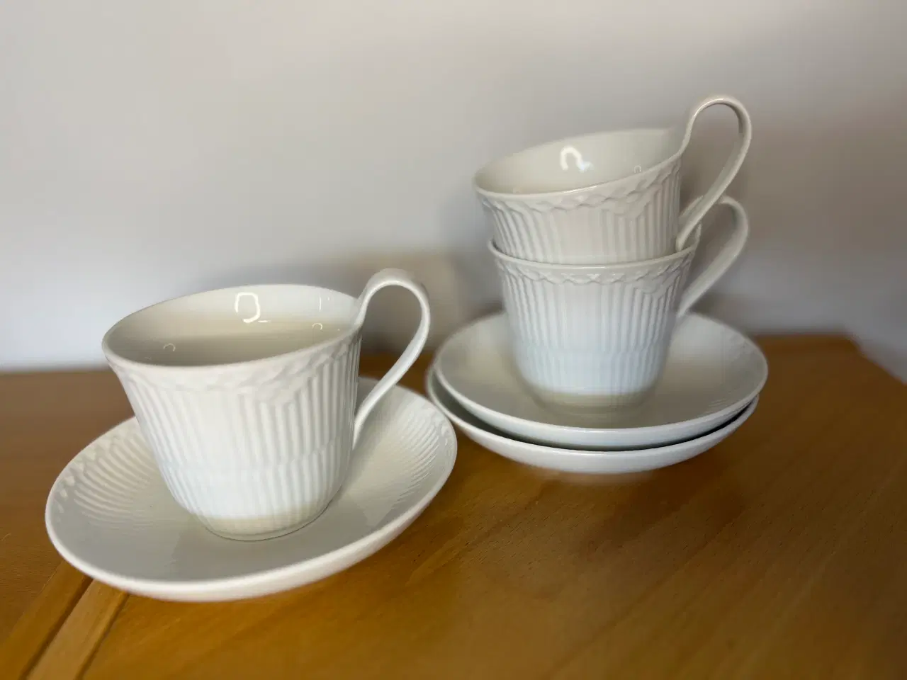 Billede 2 - Royal Copenhagen hvid blonde kaffekop.