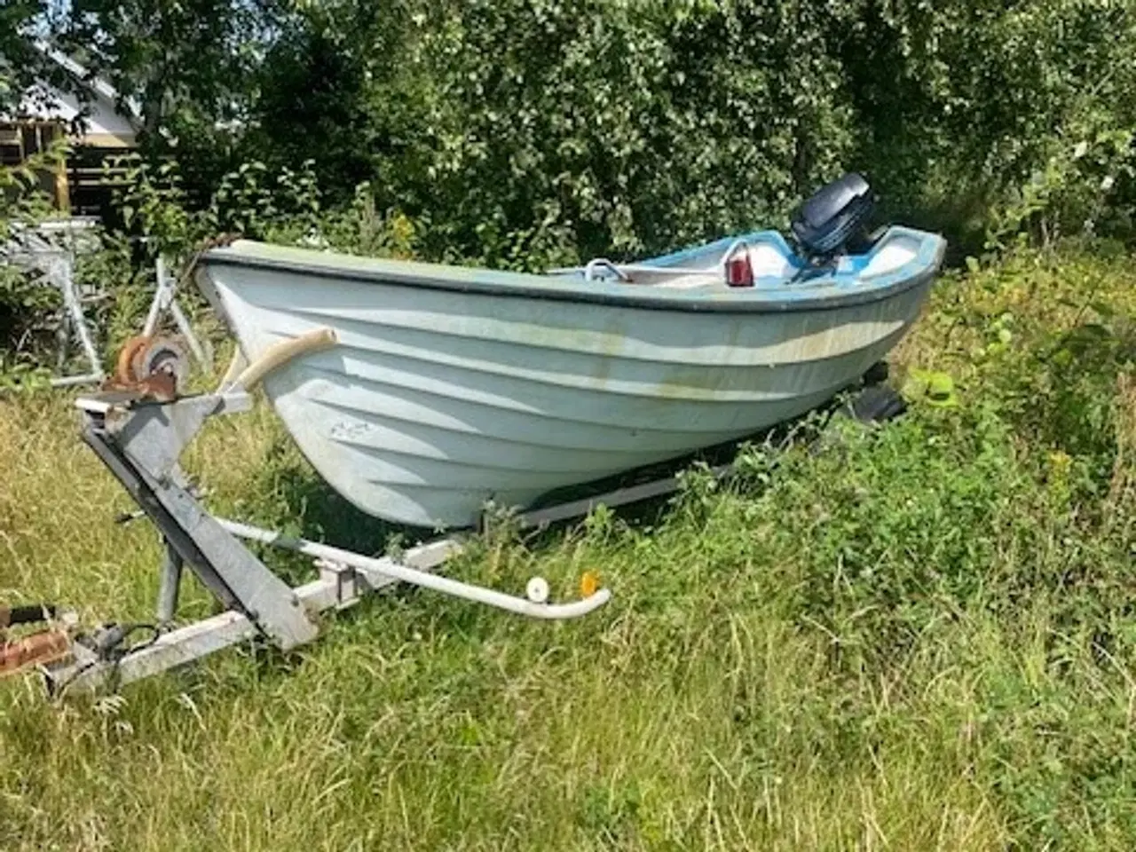 Billede 1 - Jolle med motor 