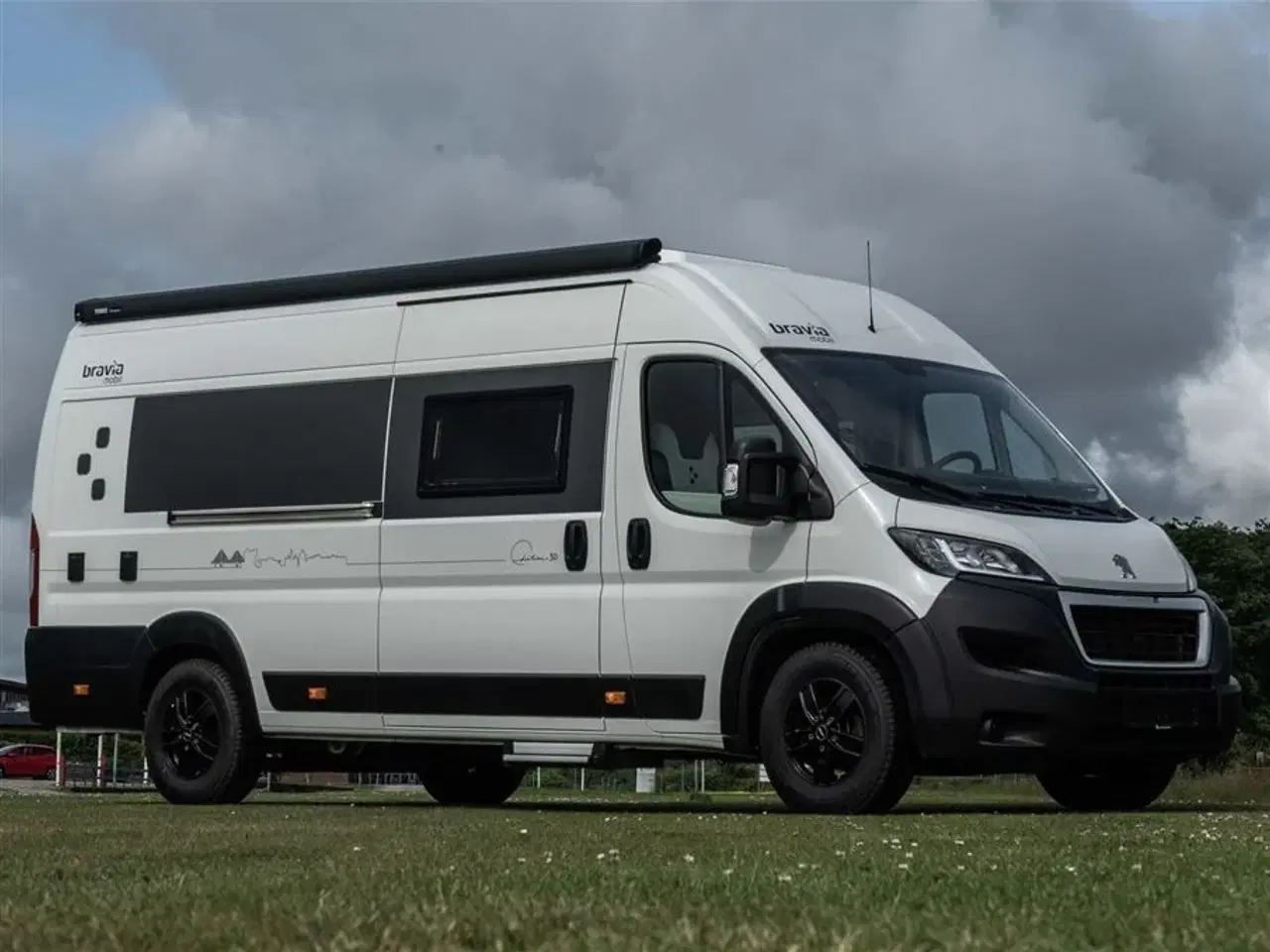 Billede 1 - 2021 - Bravia 636 140 Hk Edition 30   Campervan med langsgående senge og god indretning Kørt 20,500 Km.