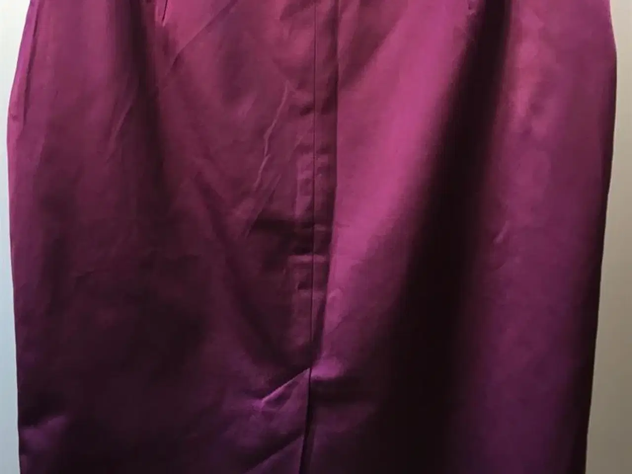 Billede 3 - Karen Millen, nederdel, str 40