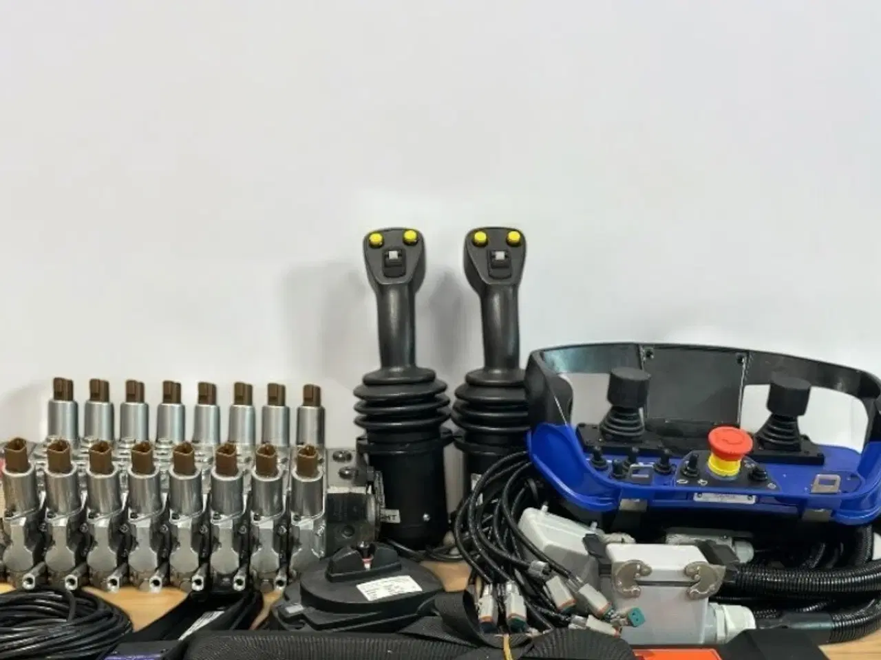 Billede 1 - JC-joysticks + radiostyring Scanreco Walvoil DPX
