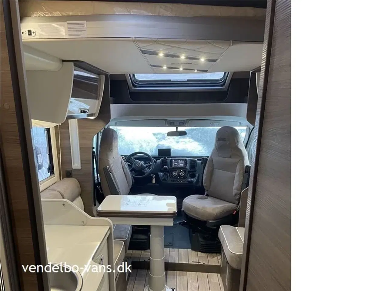 Billede 13 - 2023 - McLouis Mc4 862   Sidevendt siddegruppe giver ekstra meget gulvplads