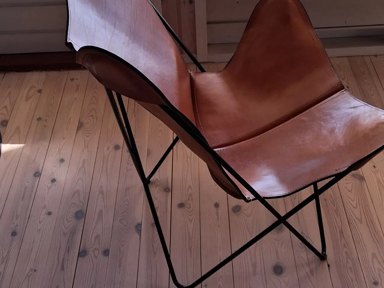 Billede 2 - Flagermusstol i god stand