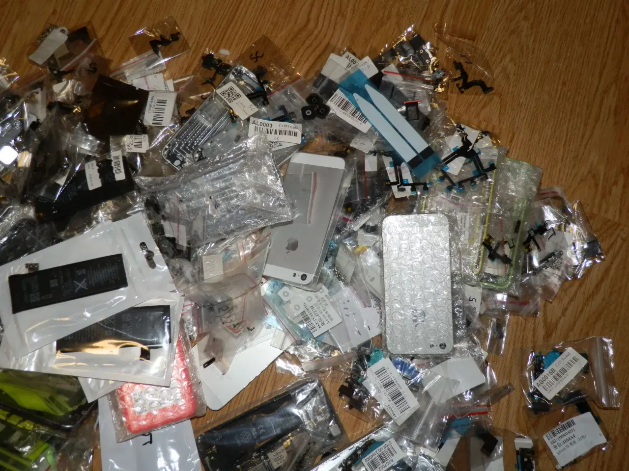 Billede 3 - Stort lot med div. iPhone 5, 5S, 5C og div. dele.