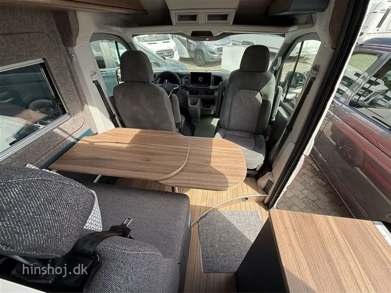 Billede 2 - 2025 - Eriba Car 600 Cherry Red Aut   Ny Facelift Campervan Eriba car bygget på VW hos Hinshøj Caravan.