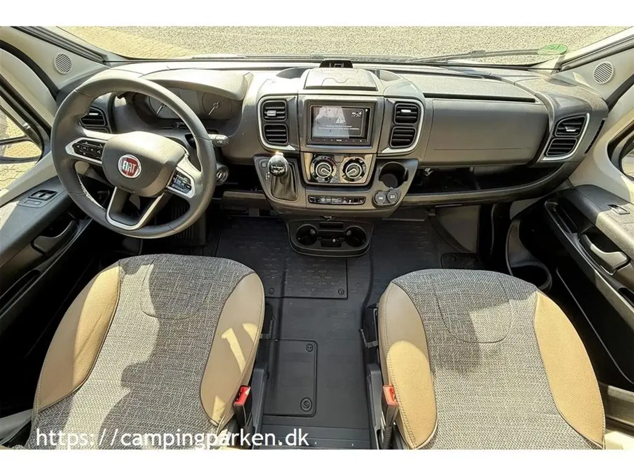 Billede 3 - 2024 - Dethleffs Globetrail CVD 600 ER Advantage   Udlejes: Ny camper van på 6 meter med enkeltsenge og automatgear
