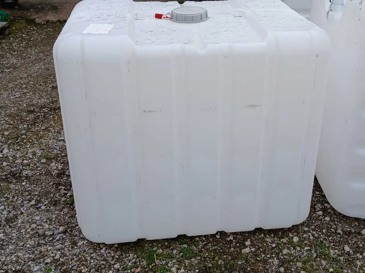 Billede 2 - Vandbeholder 1000l