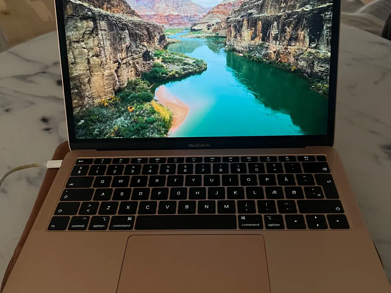 Billede 3 - Fin MacBook, virker som den skal.