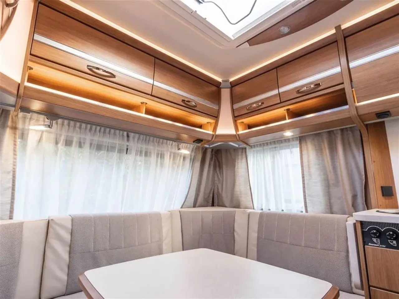 Billede 5 - 2016 - Dethleffs Nomad 500 FR   Med mover og solceller mm.