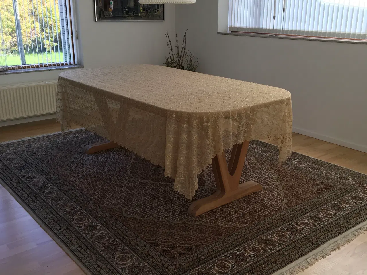 Billede 5 - Flot fransk håndvævet dug i broderi anglaise