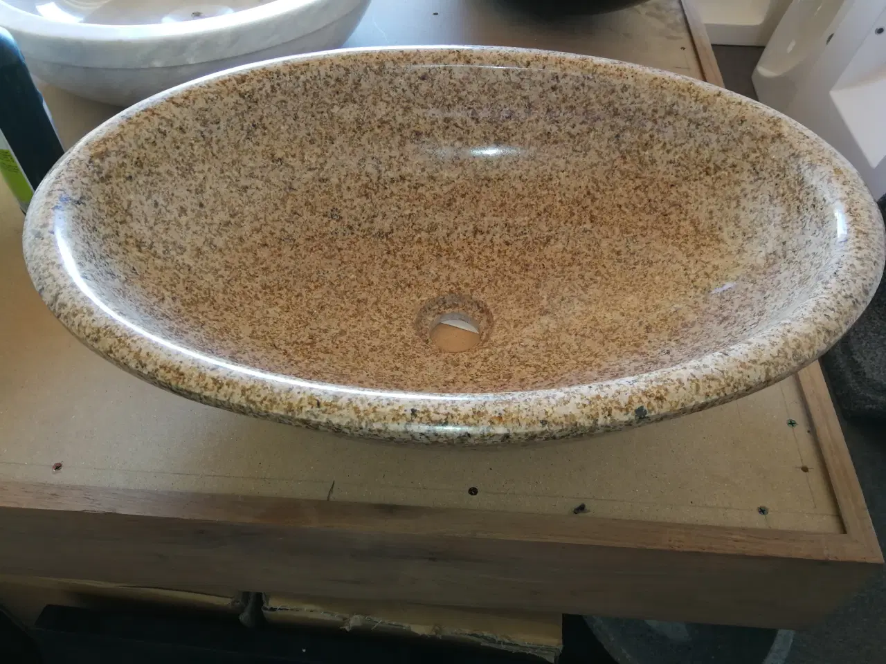 Billede 2 - NY ÆGTE NATURSTENSVASK, GRANIT DESERT, KR. 2.500