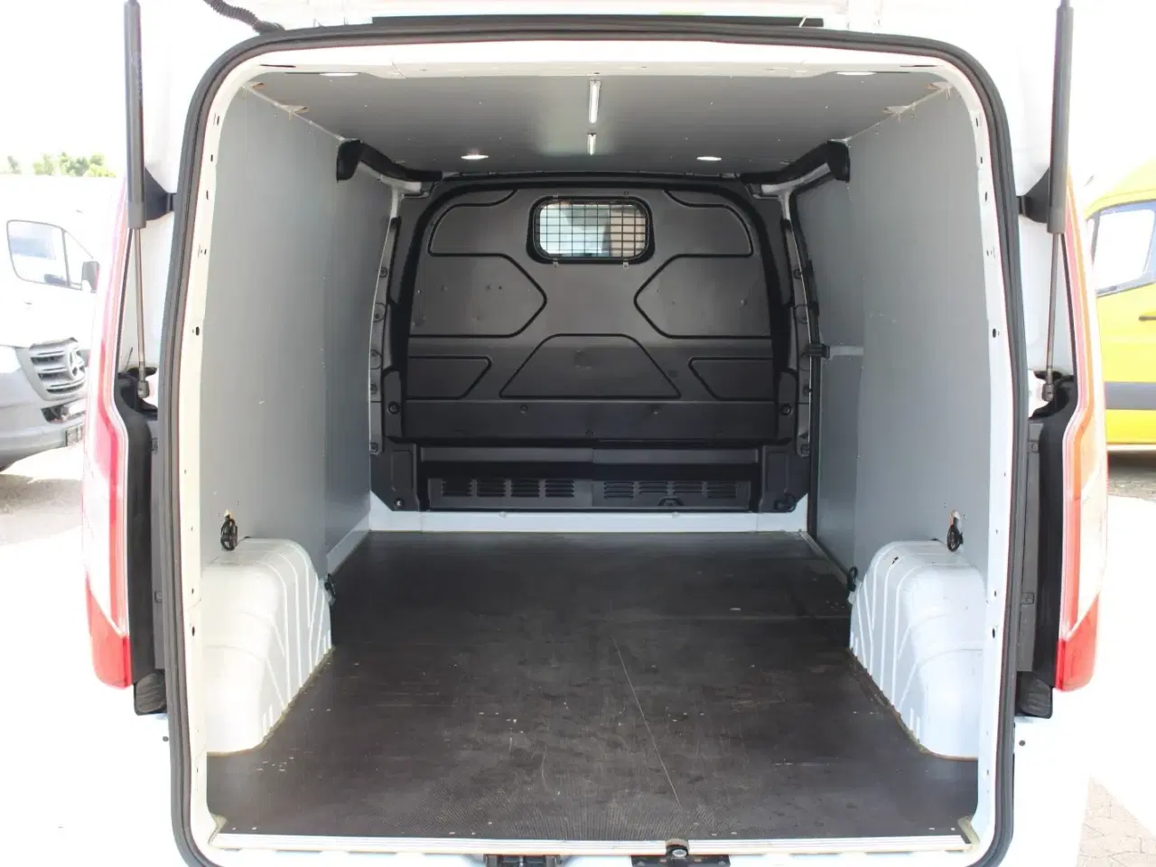 Billede 12 - Ford Transit Custom 320L 2,0 TDCi 185 Sport aut.