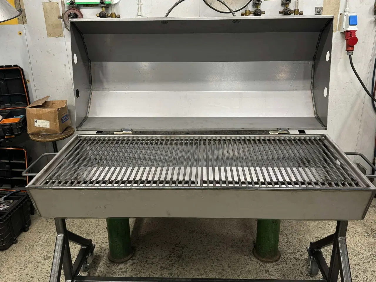 Billede 1 - Grill i nyt stand 