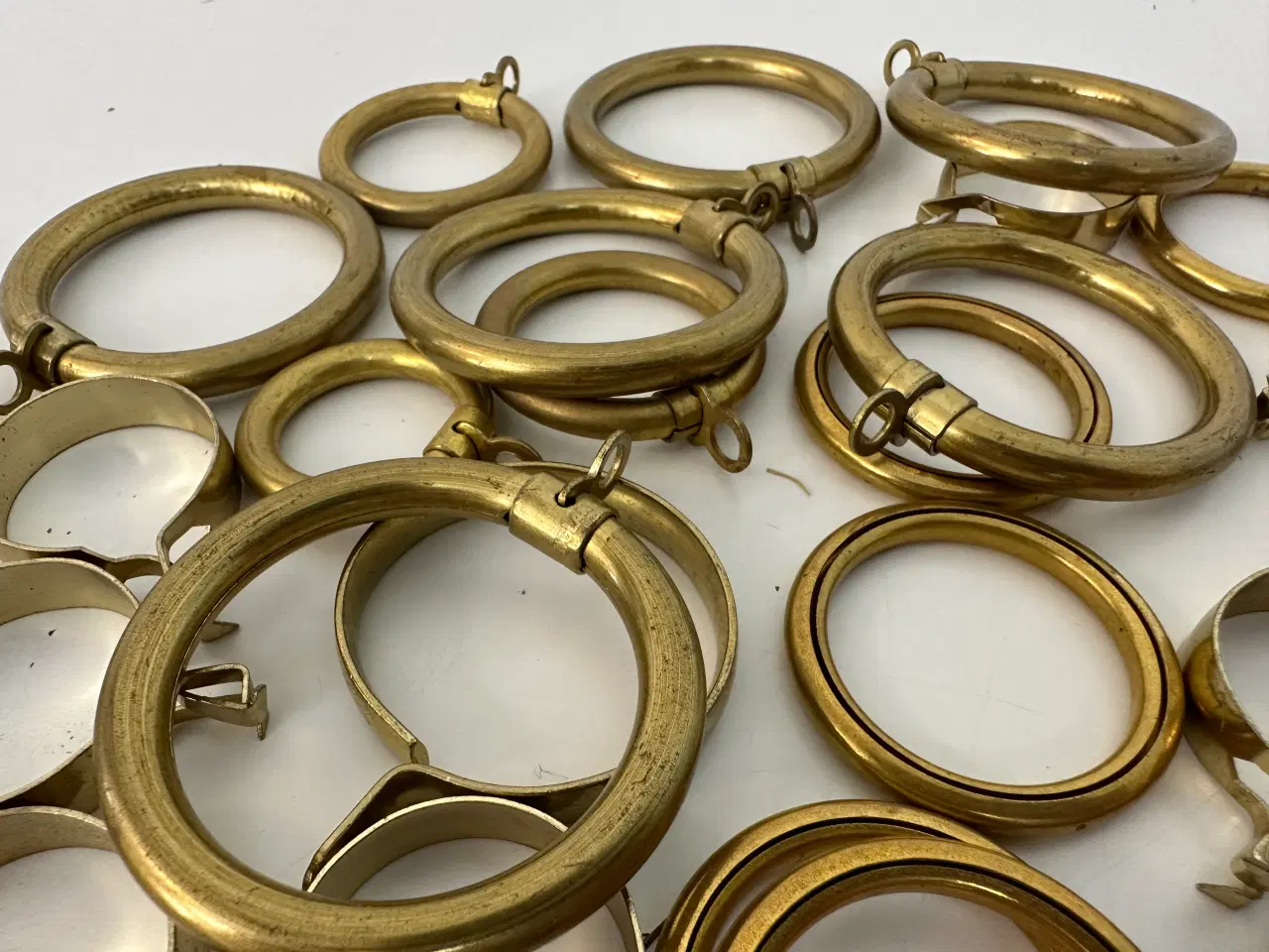 Billede 6 - Lot vintage/retro gardinringe / ophæng i messing.