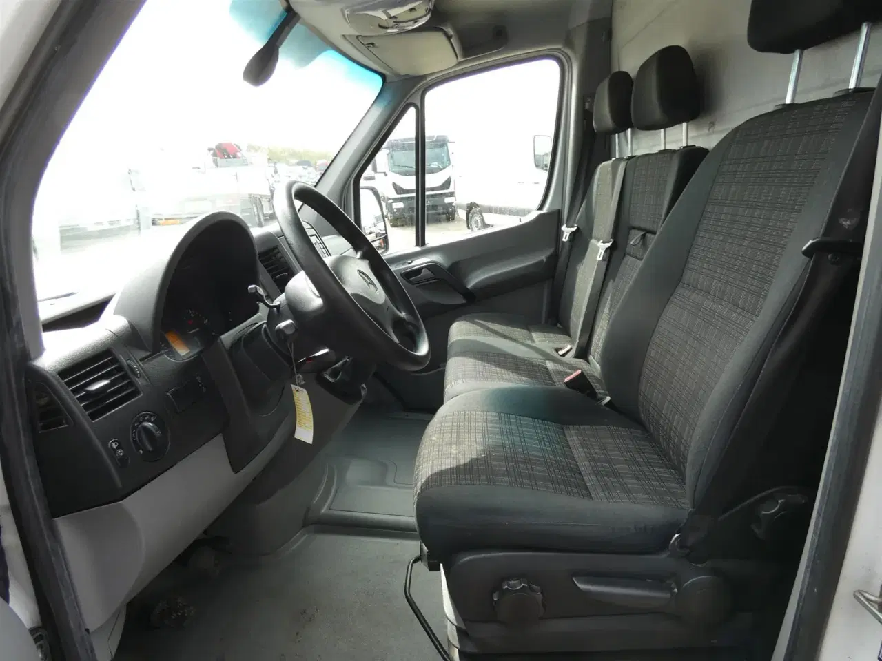 Billede 10 - Mercedes-Benz Sprinter 316 Glasbil 2,1 CDI R2 163HK Van Man.