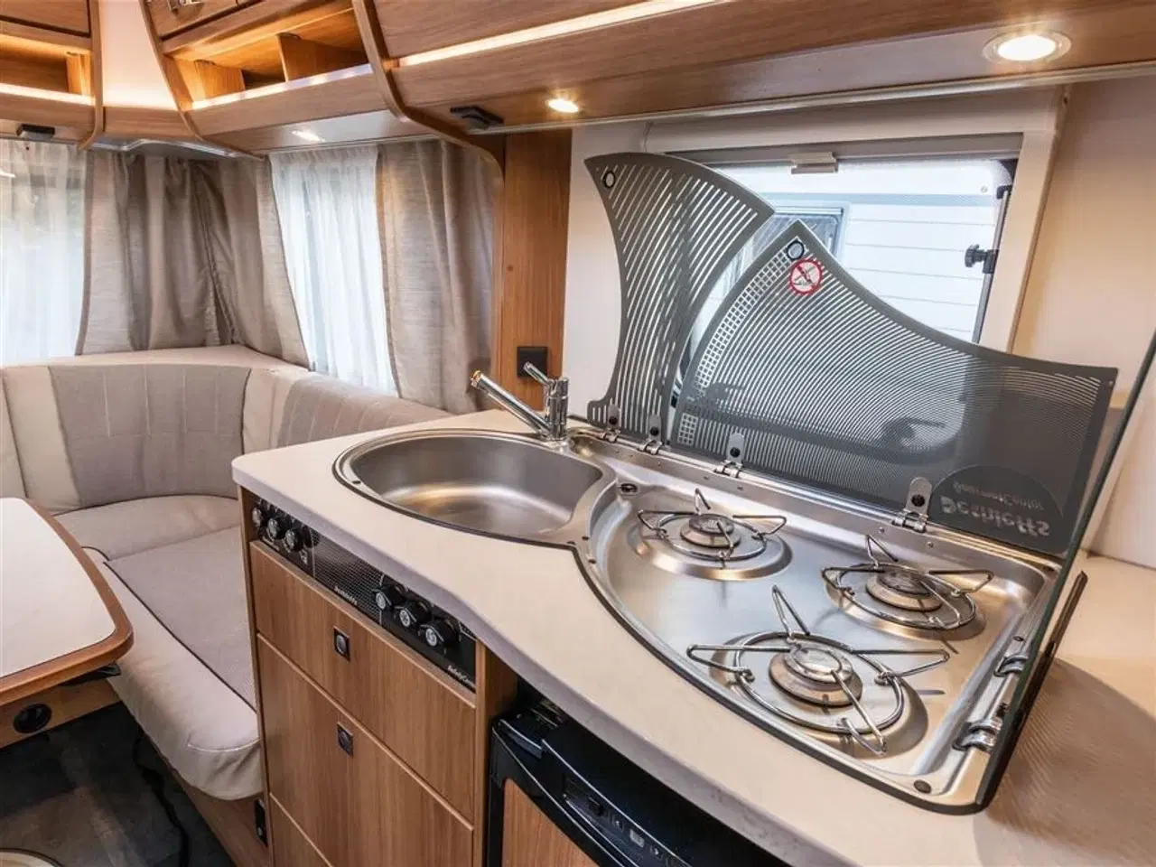 Billede 8 - 2016 - Dethleffs Nomad 500 FR   Med mover og solceller mm.