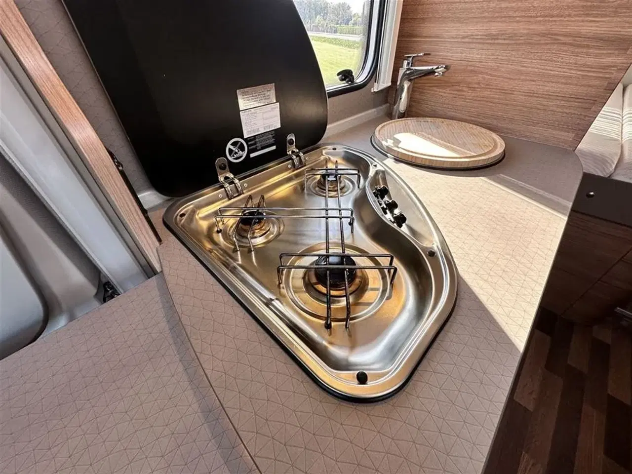 Billede 26 - 2021 - Weinsberg CaraCompact 600 MF "Pepper Edition"   Kompakt autocamper med Automat gear