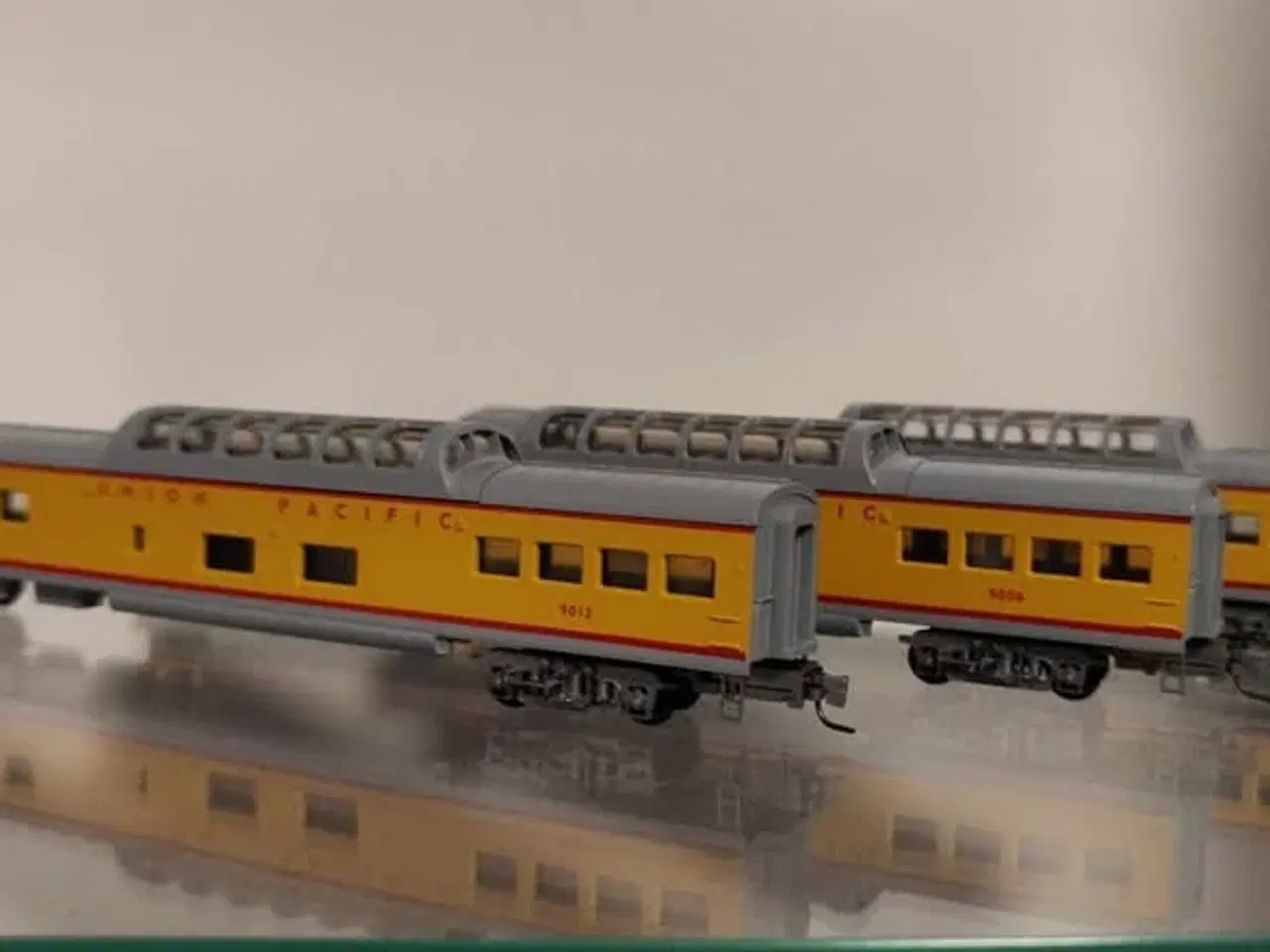 Billede 3 - Modeltog. MicroTrains. UP Dome passager vogne. Z.