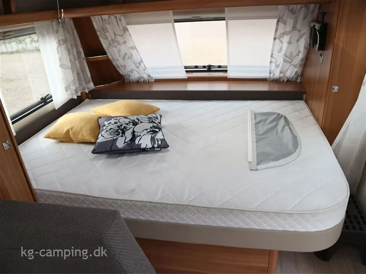 Billede 8 - 2018 - Fendt Saphir 560 SKM   Flot familievogn med 2 køjer og stort bad og incl mover og aircon.