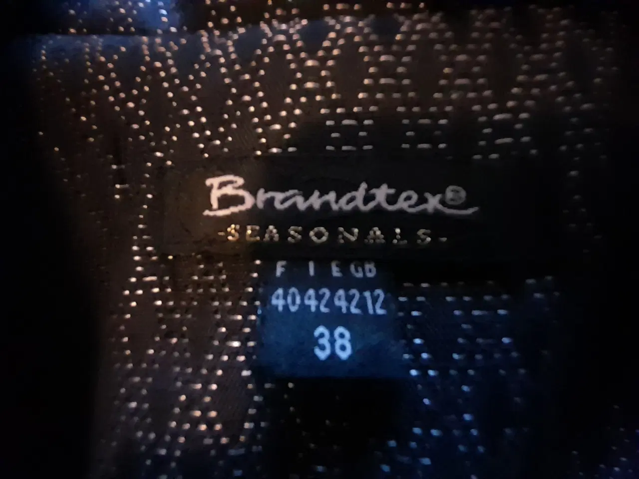 Billede 2 - Blazer, str. 38, Brandtex,  Sort med sølvtråd