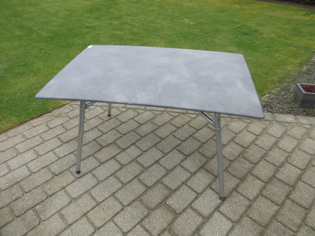 Billede 1 - Isabella camping bord.