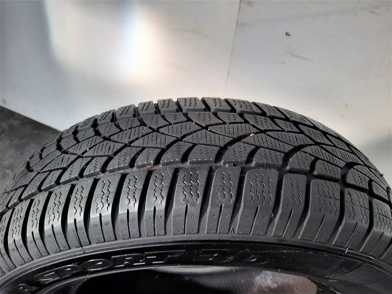 Billede 3 - 215/70R16 100T 2stk Dunlop vinterdæk
