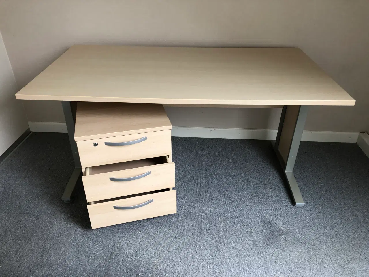 Billede 1 - Skrivebord