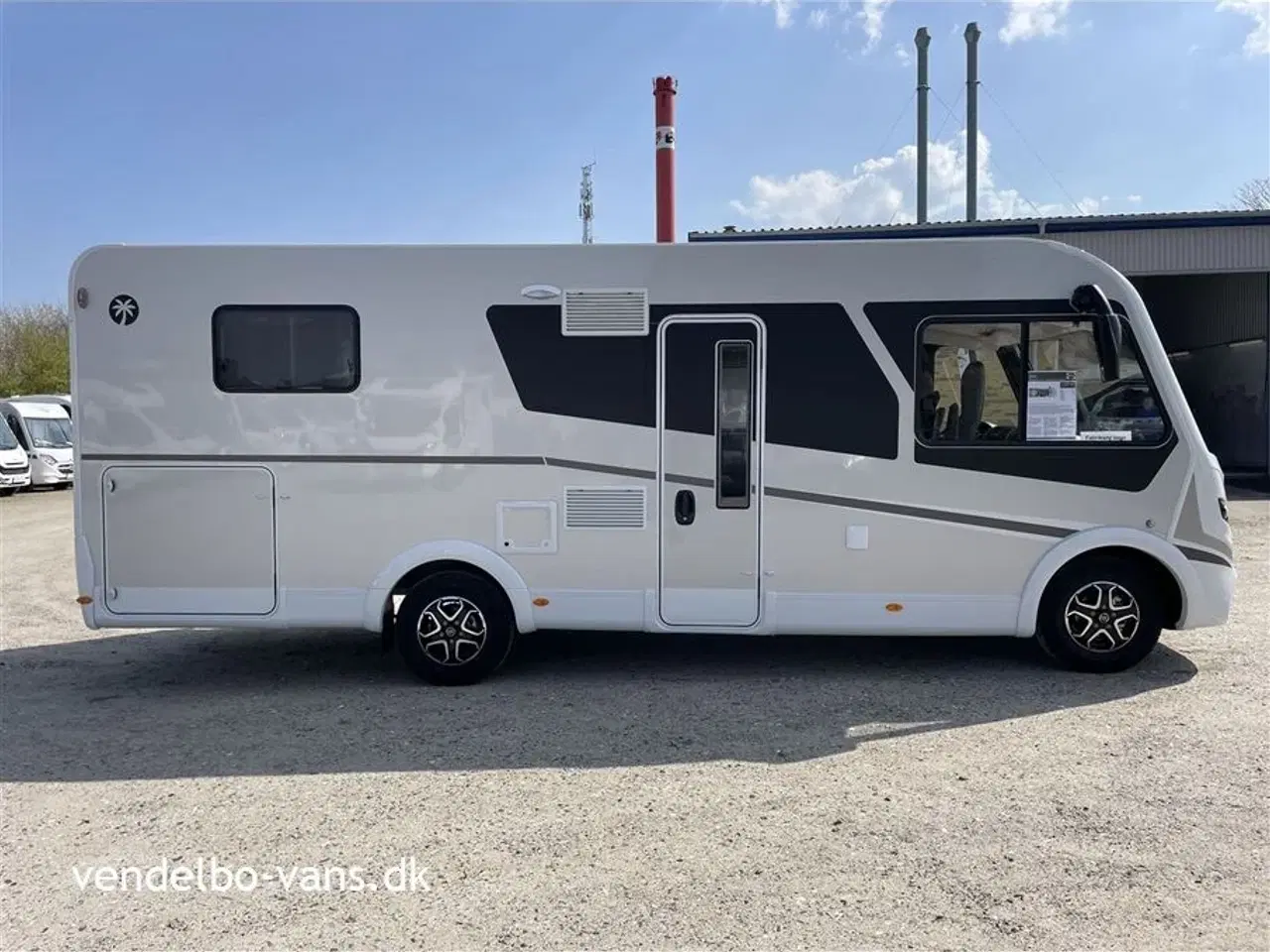 Billede 2 - 2024 - SunLight I 69 L Adventure Edition   Integreret Adventure Edition med fritstående Queens Bed over garagen