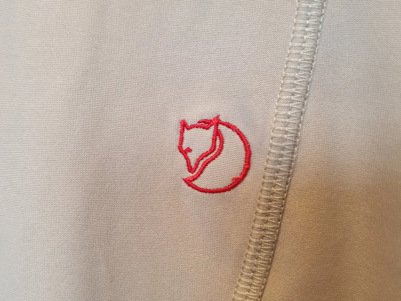 Billede 2 - Top  / undertrøje. Fjällräven 