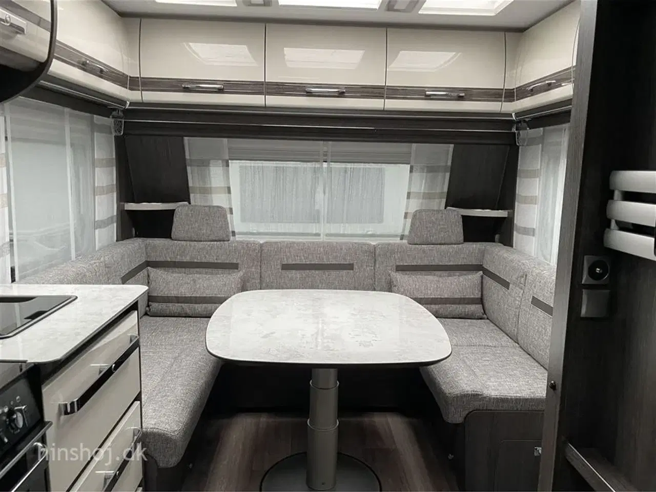 Billede 17 - 2024 - Fendt Diamant 560 DW   Fendt Diamant med stort badeværelse med særskilt brusekabine fra Hinshøj Caravan