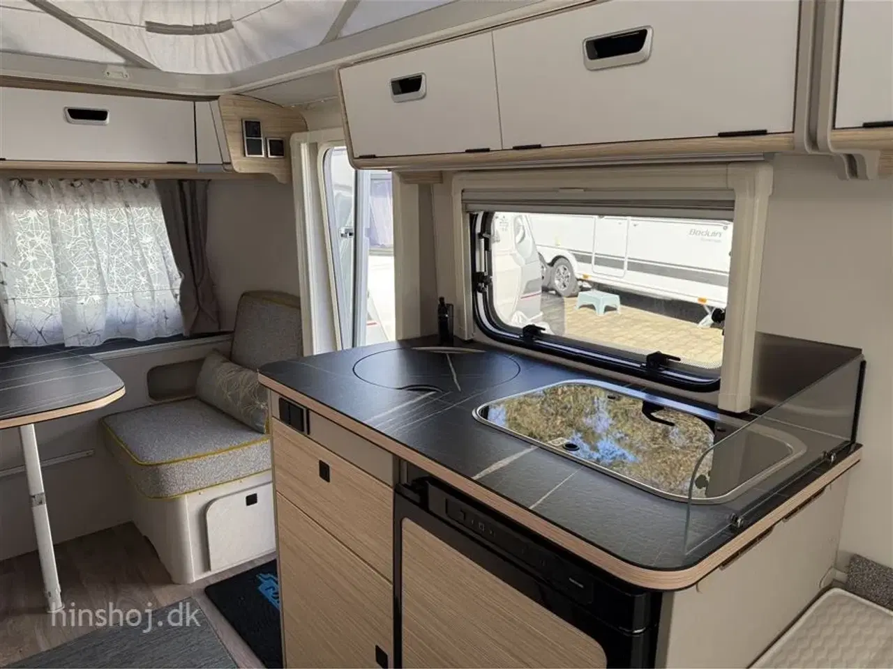 Billede 15 - 2023 - Eriba Touring 542 Urban   Næsten ny Eriba Touring med mover, markise, Isabella Touring telt fra Hinshøj Caravan