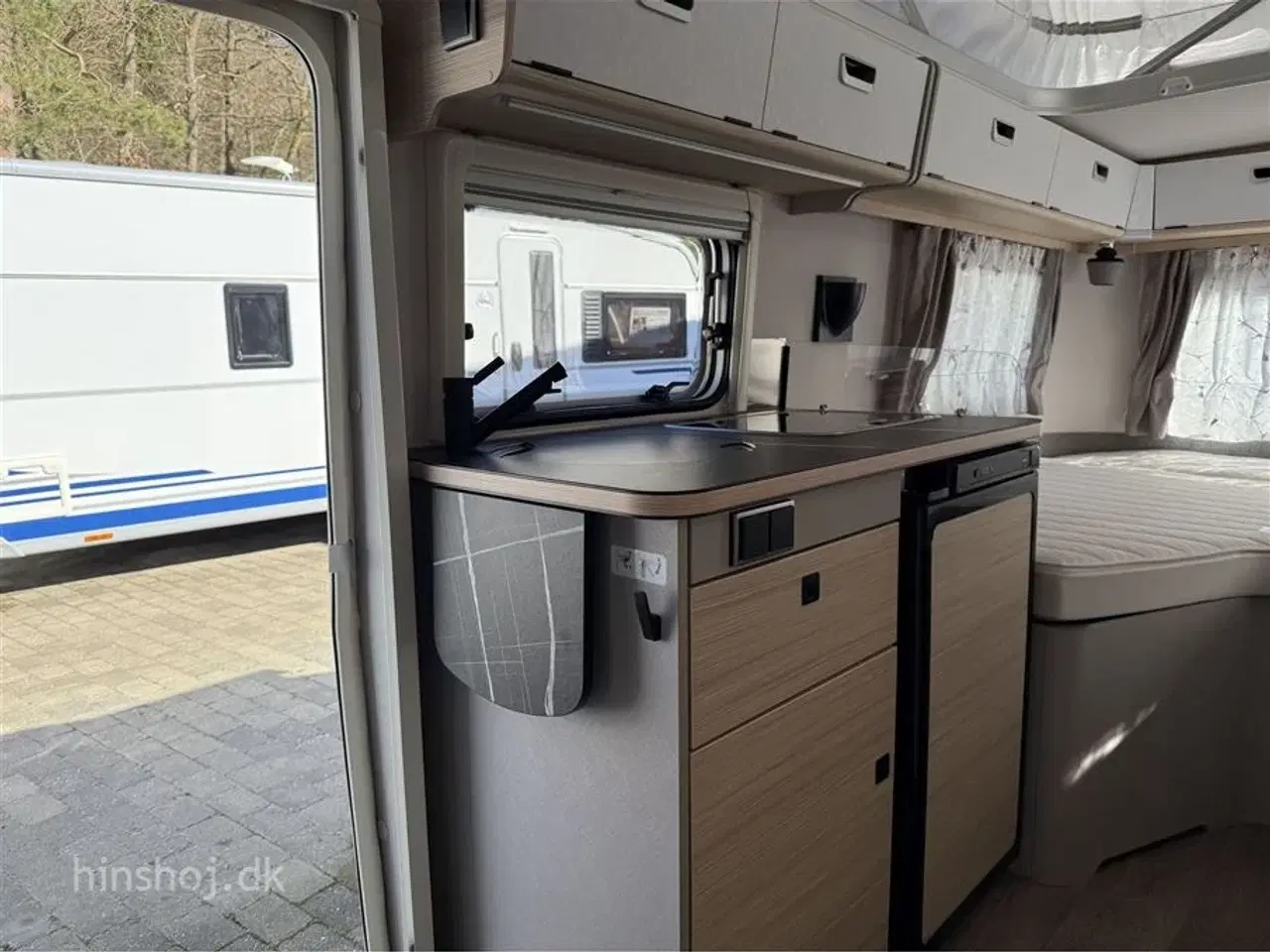 Billede 2 - 2023 - Eriba Touring 542 Urban   Næsten ny Eriba Touring med mover, markise, Isabella Touring telt fra Hinshøj Caravan