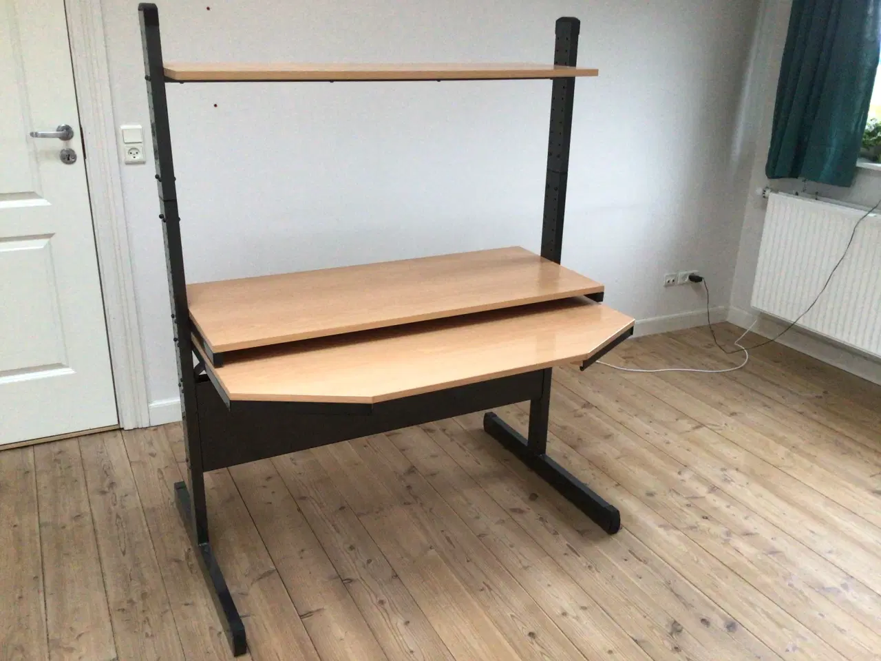 Billede 1 - Computerbord, PC bord