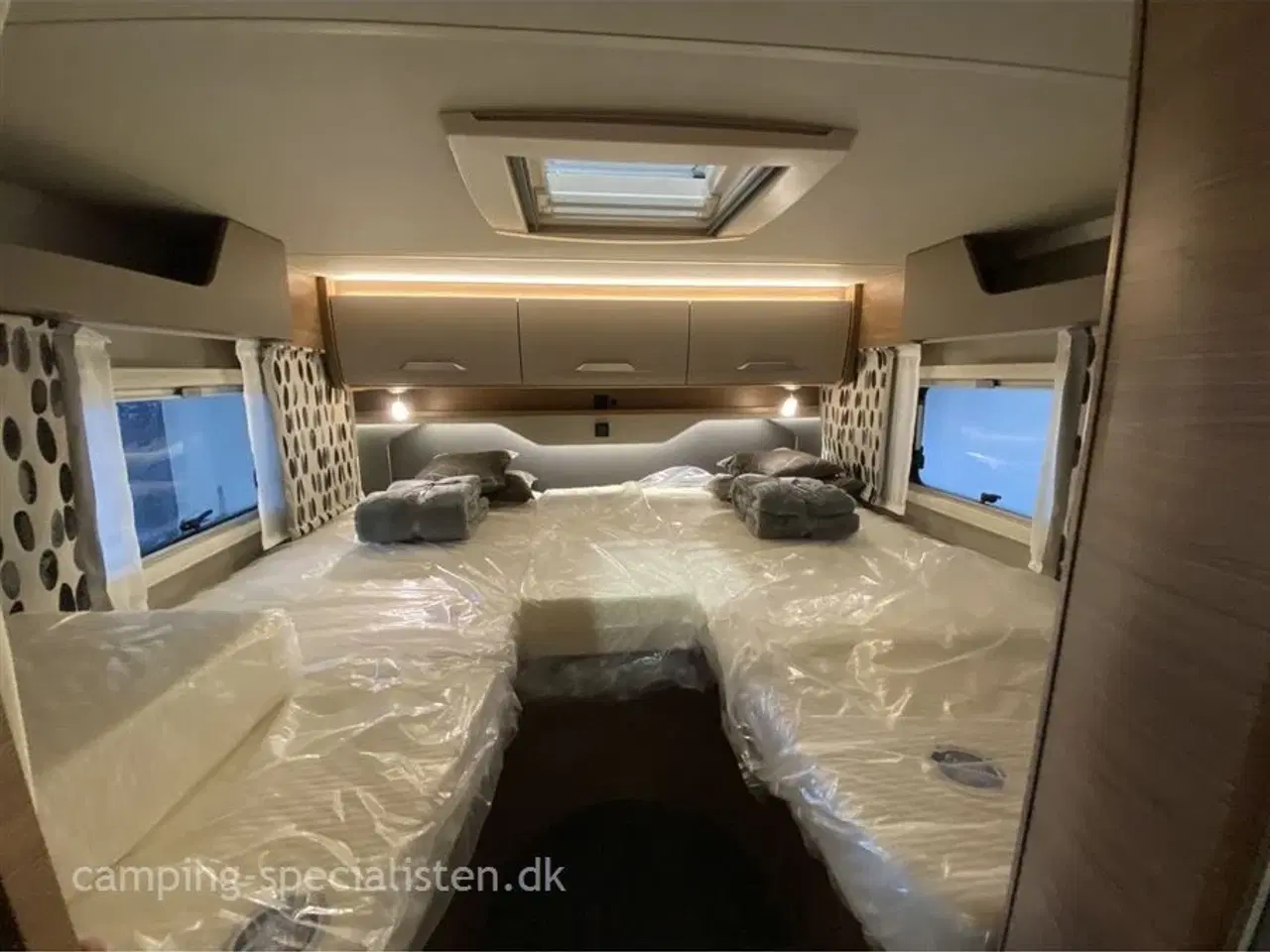 Billede 17 - 2025 - Knaus Wave Vansation 640 MEG VW Crafter   Knaus Van Wave 640 MEG - nu på VW i  2025 - lækker kampagne model med plads til 4 personer - Se den nu hos Camping-Specialisten.dk Silkeborg