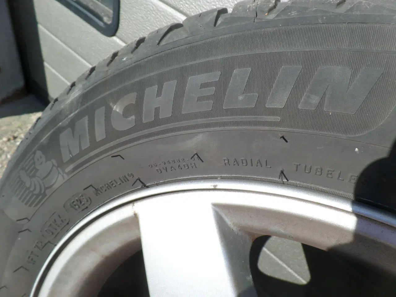 Billede 3 - Michelin helårsdæk på alufælge
