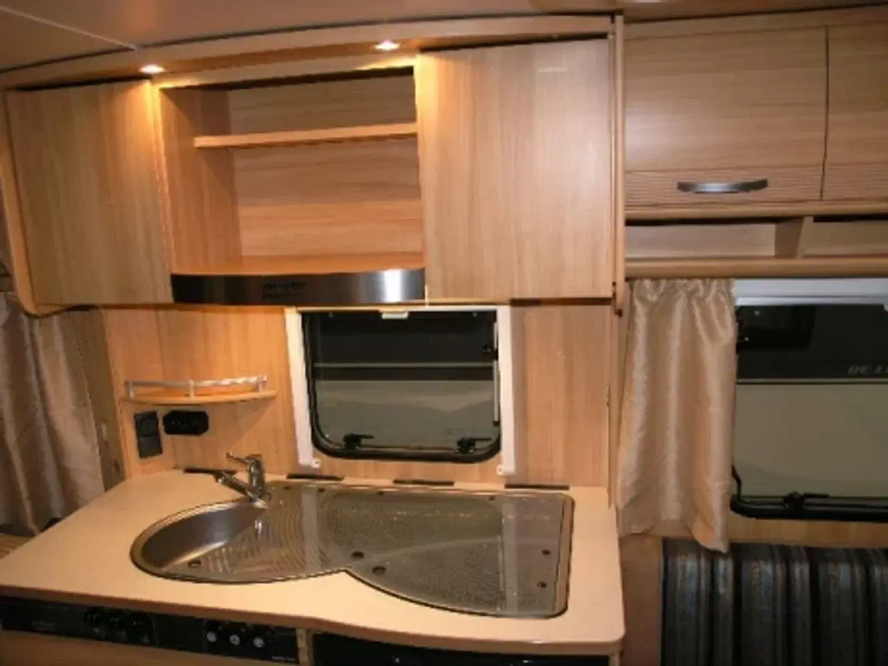 Billede 10 - Dethleffs Camper 450 DB