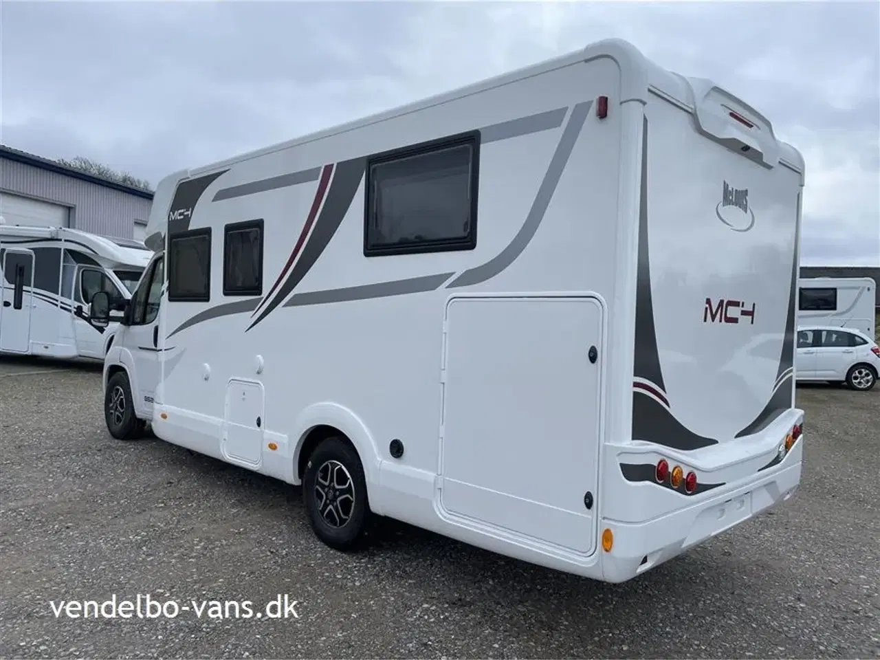 Billede 2 - 2023 - McLouis Mc4 862   Sidevendt siddegruppe giver ekstra meget gulvplads