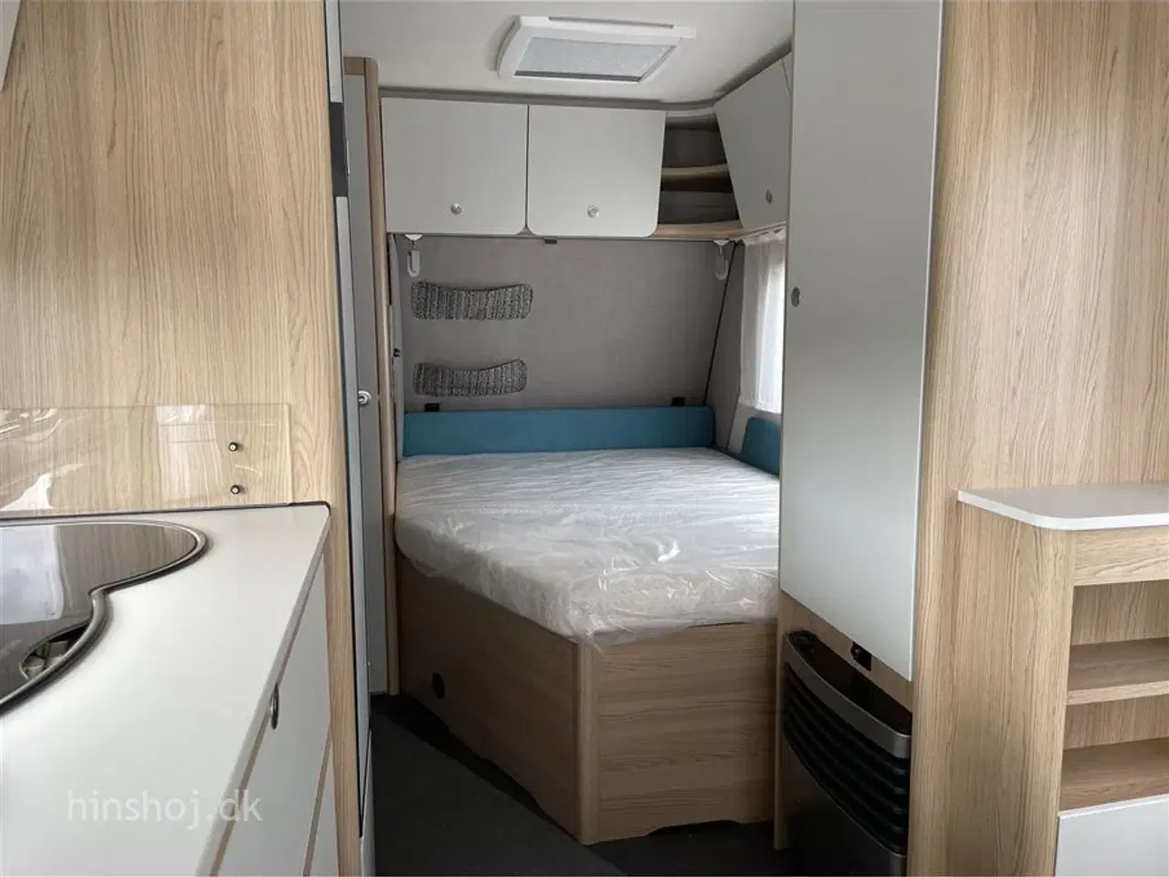 Billede 24 - 2022 - Dethleffs Aero 470 FR "90 Years"    Dethleffs med Fransk dobbeltseng fra Hinshøj Caravan A/S