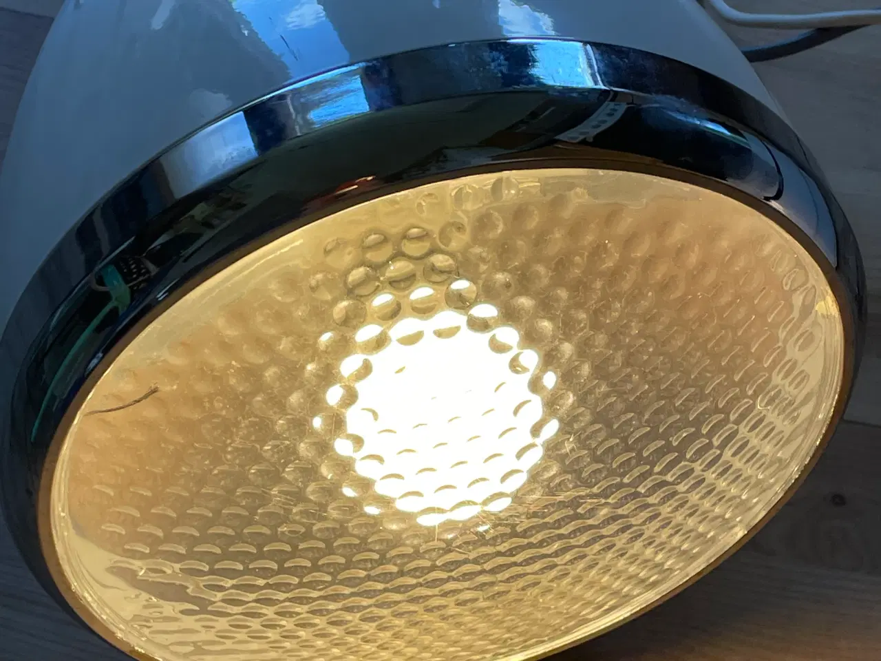 Billede 2 - Retro Lampe creme og crome