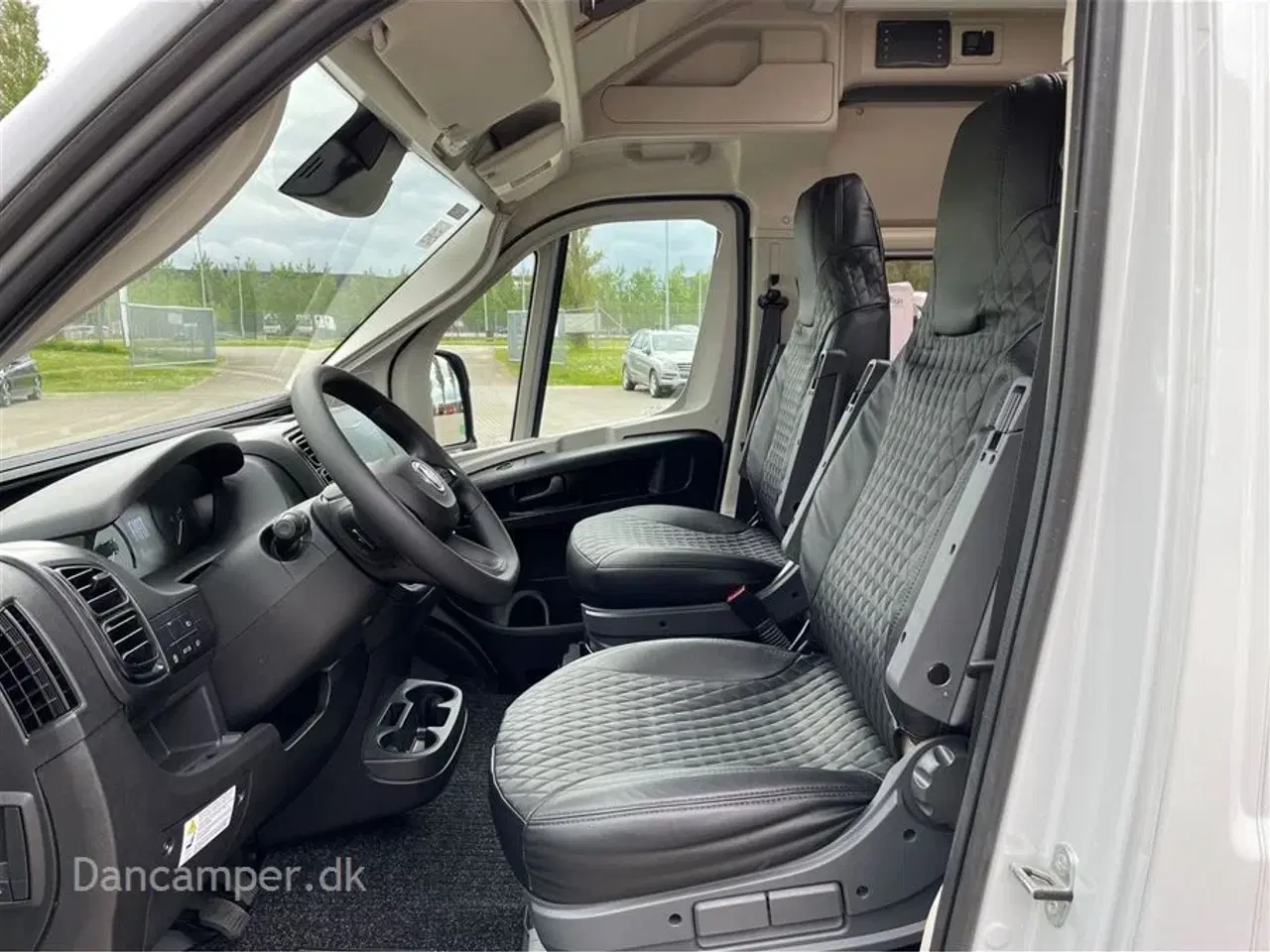 Billede 16 - 2024 - Chausson V697 Sport Line   Super flotte Sport Line, 140 HK, 9-trins automatgear, tilbehørs-, connect-, safety- og artic pakke.
