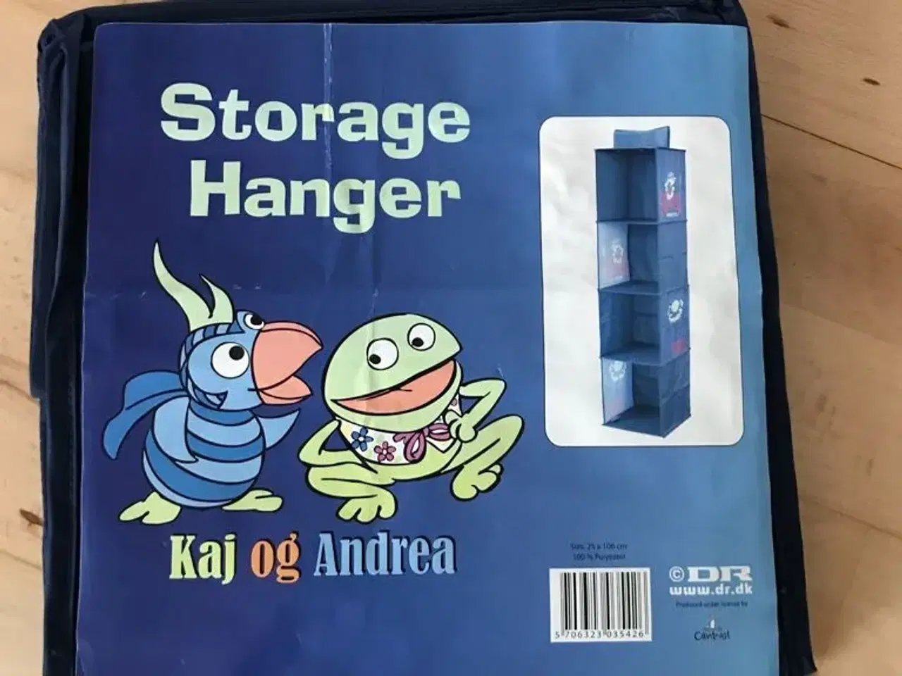 Billede 1 - Kaj og Andrea hængereol