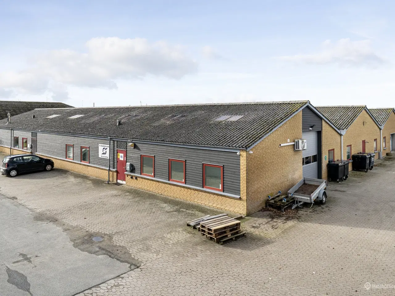Billede 1 - 243 m² lager/kontor i større erhvervspark