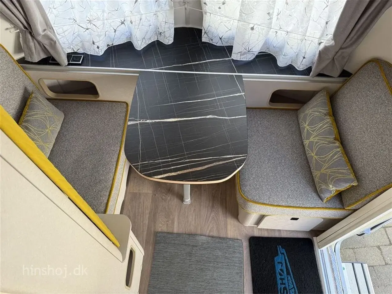 Billede 4 - 2023 - Eriba Touring 542 Urban   Næsten ny Eriba Touring med mover, markise, Isabella Touring telt fra Hinshøj Caravan