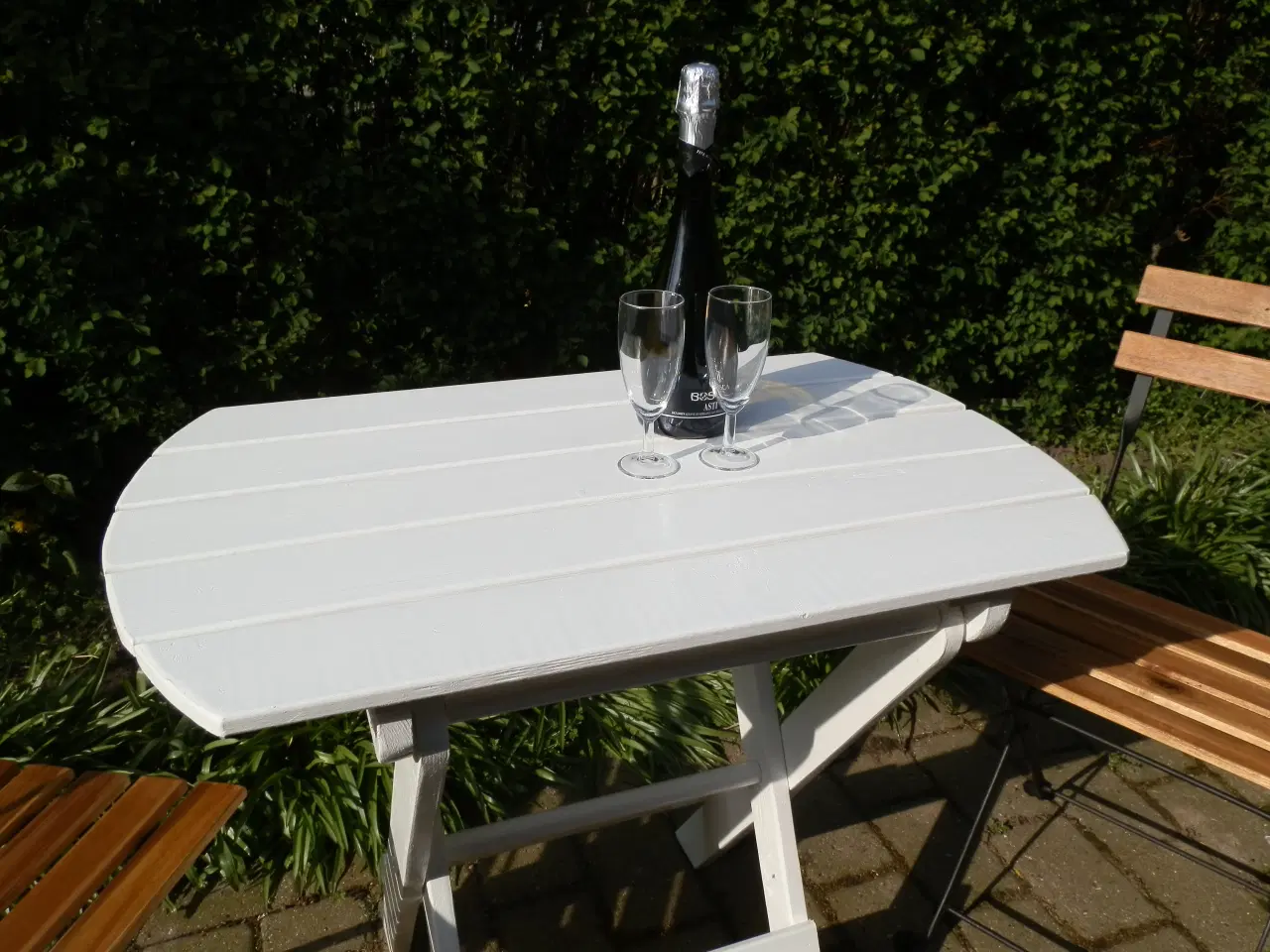 Billede 5 - Sødt Lille havebord med 2 stole