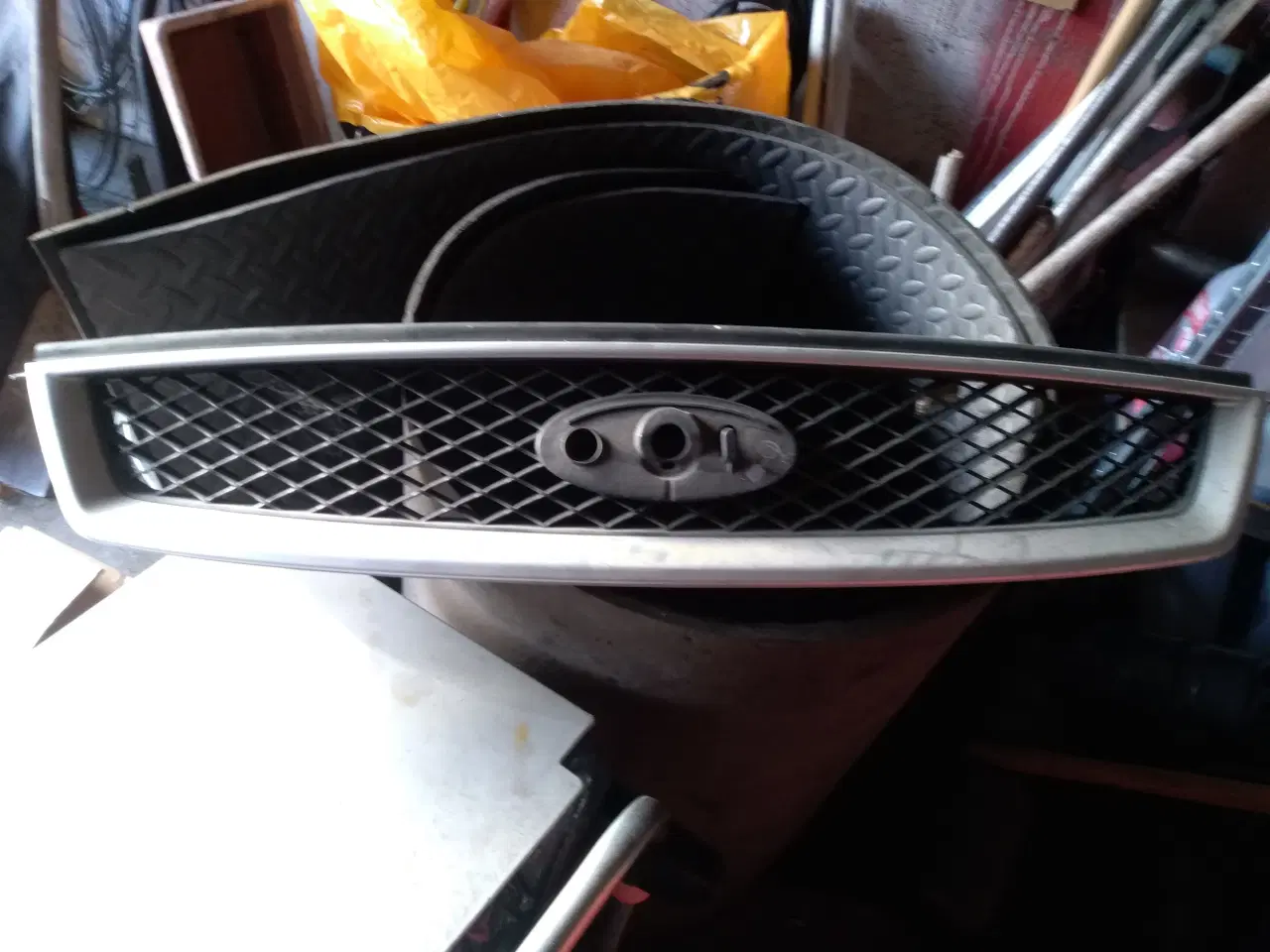 Billede 2 - Kølergitter Ford Focus mk2