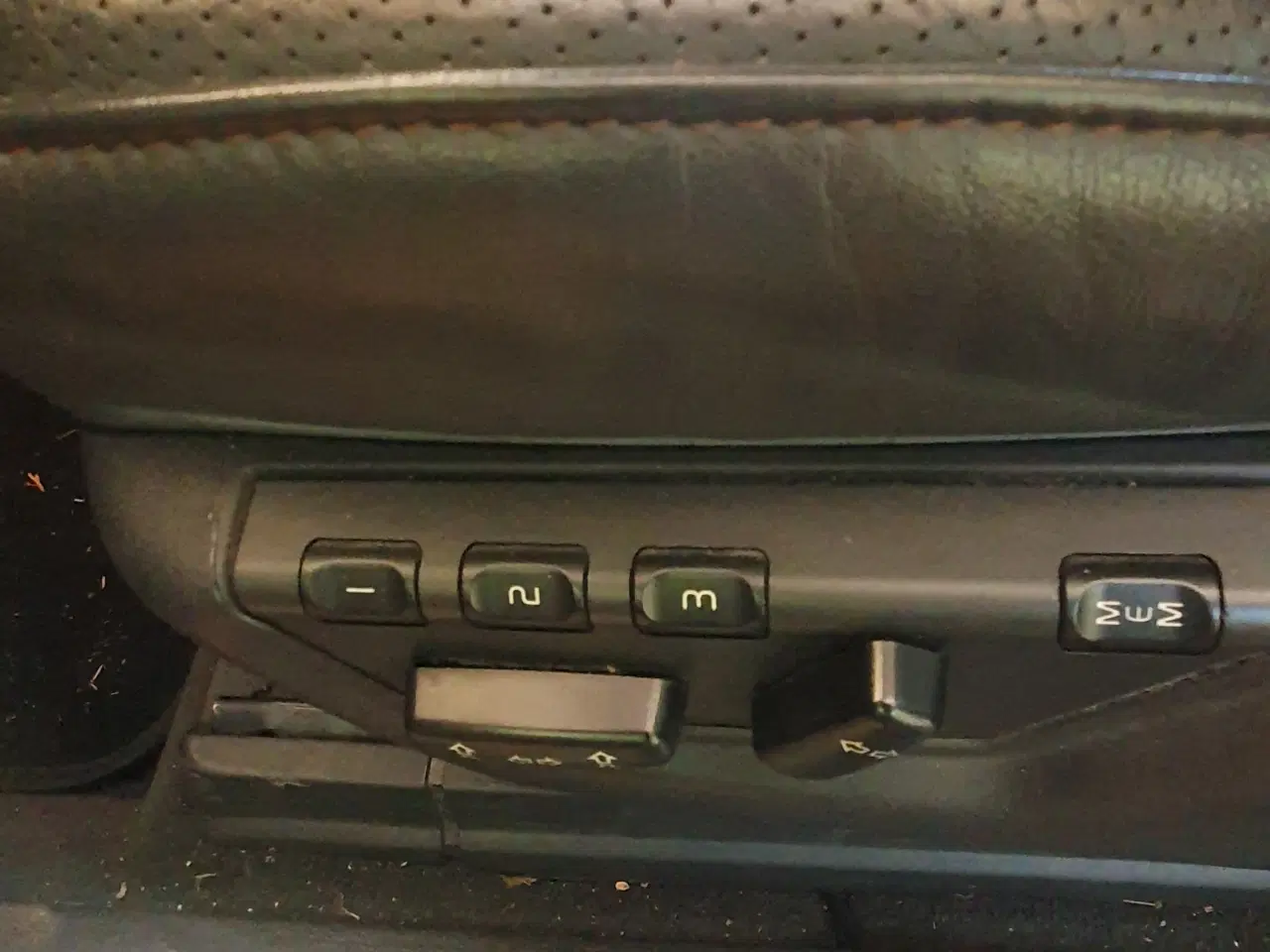Billede 6 - Volvo XC90 2,5 D5 aut. 7-pers. Sort m. sort læder 