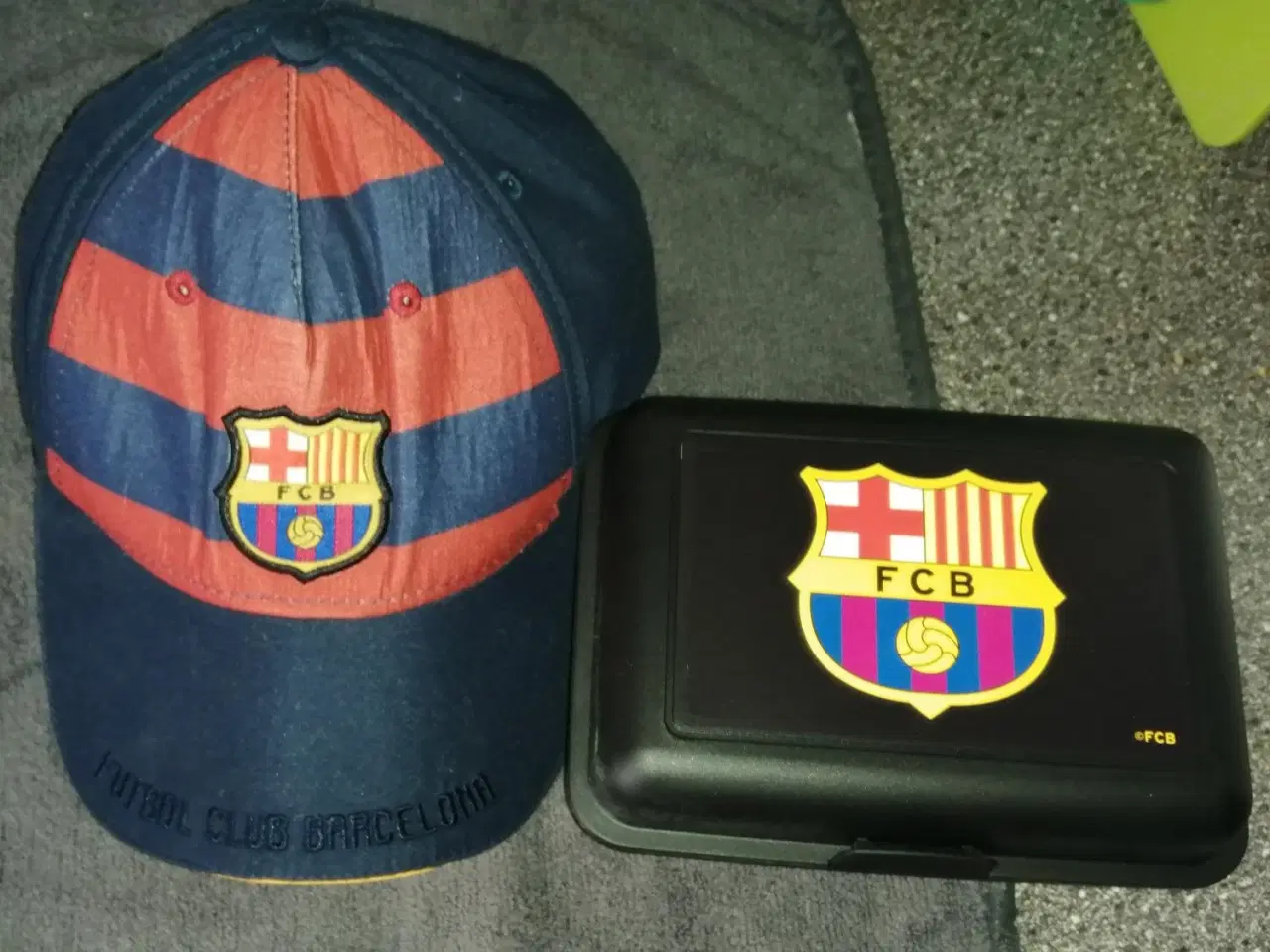 Billede 1 - FC BARCELONA CAP OG MADKASSE, OFFICIAL MERCHENDISE