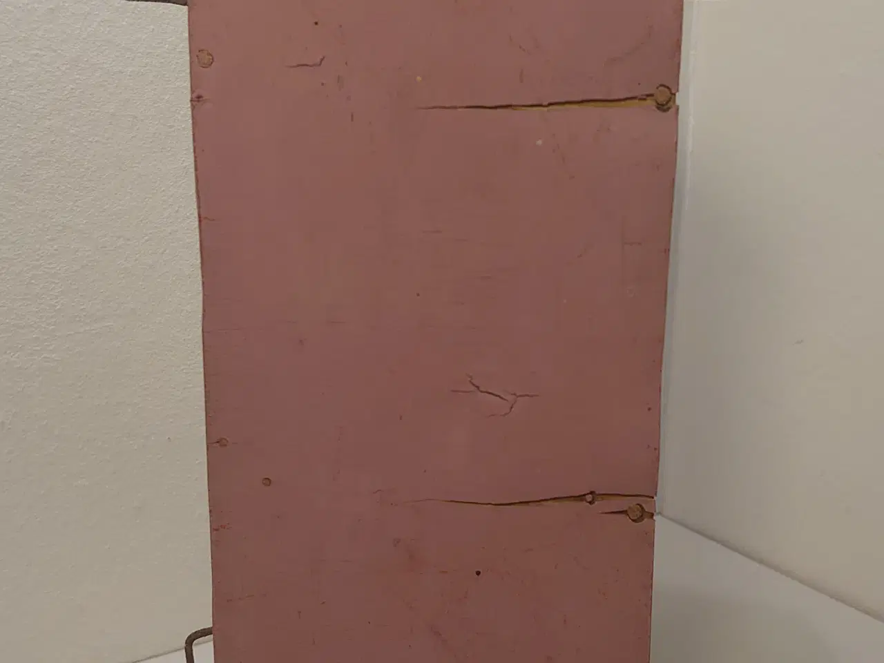 Billede 4 - Gammelt træ pakhus med håndsving og kornsæk.